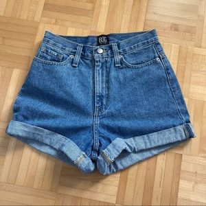 Urban Outfitters BDG high-waisted mom denim shorts — light blue wash — Size 25